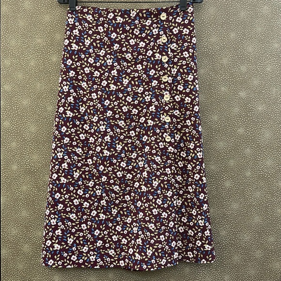 Good Luck Gem Dresses & Skirts - 🔥🔥🔥Good Luck Gem Flora Button Side Split Midi Skirt